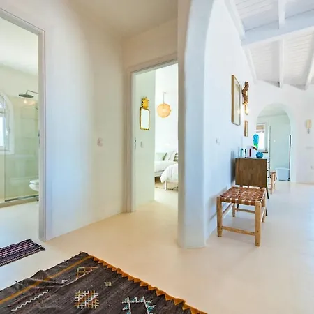 La De Pinos Villa Roque